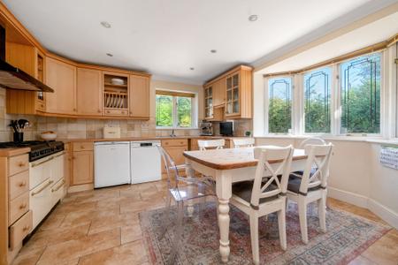 4 bedroom Detached house to let in Willow Close, Whissendine, LE15