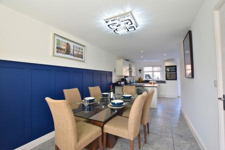 4 bedroom Terraced House to let in Stud Road, Barleythorpe, LE15
