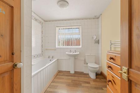 4 bedroom Bungalow for sale in Debdale, Cottesmore
