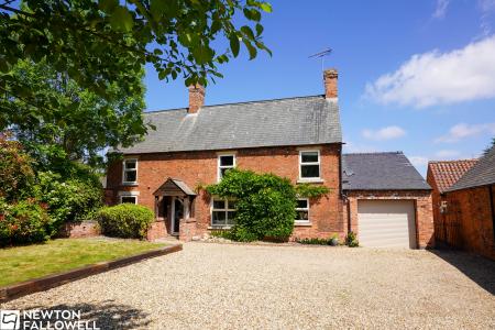 Great North Road, Gamston, DN22