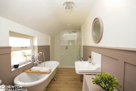 4 bedroom Detached house for sale in Great North Road, Gamston, DN22