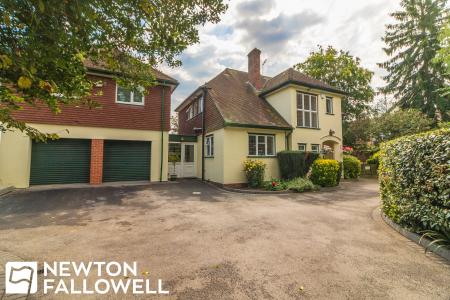 5 bedroom Detached house for sale in Hallcroft Road, Retford, DN22