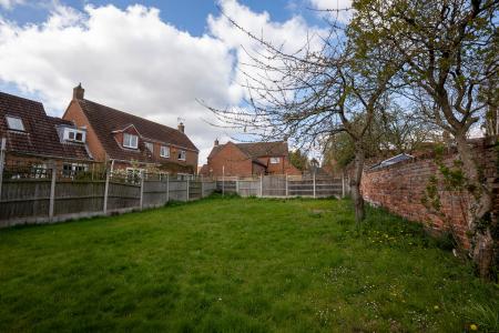 2 bedroom Bungalow for sale in High Street, Everton, DN10