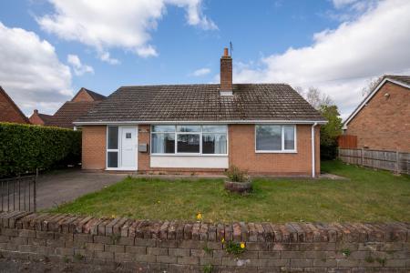 2 bedroom Bungalow for sale in High Street, Everton, DN10