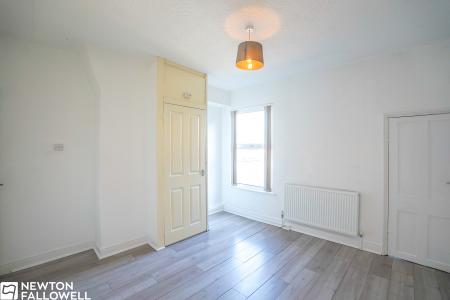 2 bedroom Terraced House for sale in Hind Street, Retford, DN22