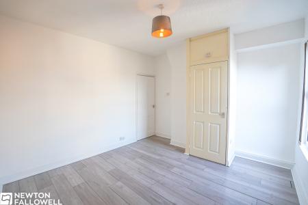 2 bedroom Terraced House for sale in Hind Street, Retford, DN22