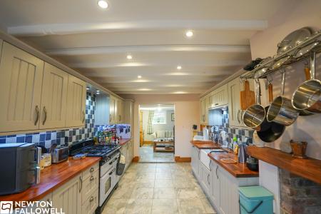 3 bedroom Detached house for sale in Main Street, Hayton, DN22