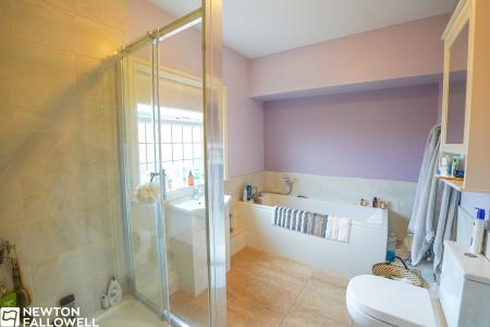 3 bedroom Detached house for sale in Main Street, Hayton, DN22