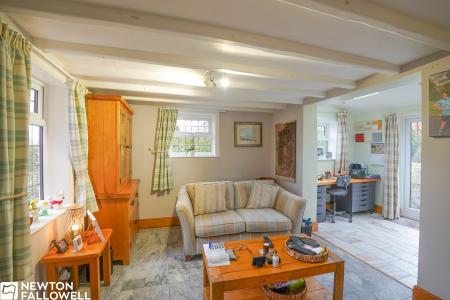 3 bedroom Detached house for sale in Main Street, Hayton, DN22