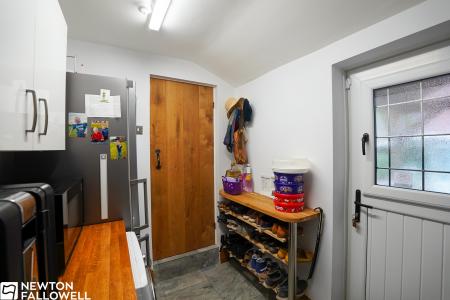 3 bedroom Detached house for sale in Main Street, Hayton, DN22