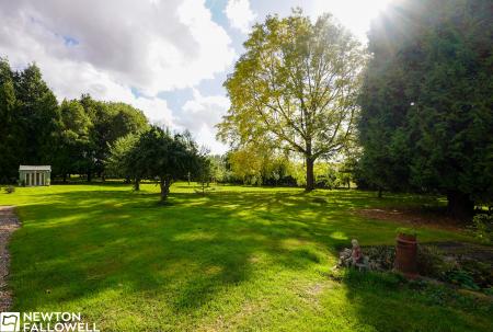 3 bedroom Detached bungalow for sale in Markham Road Askham, Newark, NG22