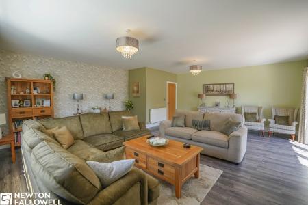 3 bedroom Detached bungalow for sale in Markham Road Askham, Newark, NG22