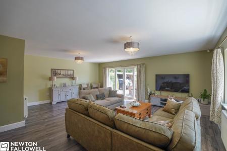 3 bedroom Detached bungalow for sale in Markham Road Askham, Newark, NG22