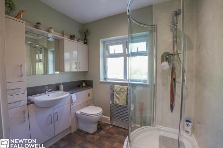 3 bedroom Detached bungalow for sale in Markham Road Askham, Newark, NG22