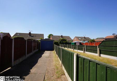 2 bedroom Semi-detached house for sale in Merton Avenue, Retford, DN22