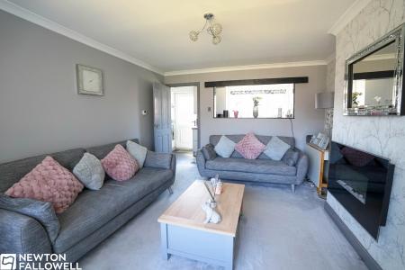 2 bedroom Semi-detached house for sale in Merton Avenue, Retford, DN22