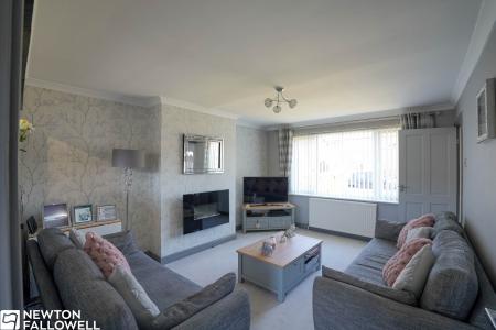 2 bedroom Semi-detached house for sale in Merton Avenue, Retford, DN22