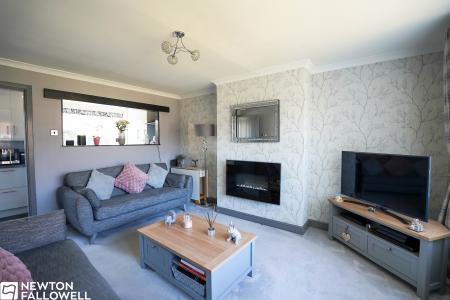 2 bedroom Semi-detached house for sale in Merton Avenue, Retford, DN22