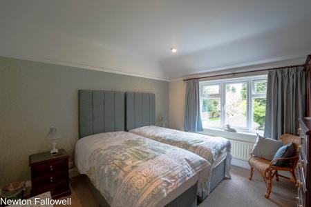 3 bedroom Detached house for sale in North Road, Retford, DN22