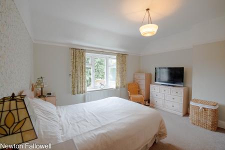 3 bedroom Detached house for sale in North Road, Retford, DN22