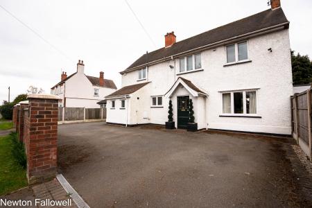 3 bedroom Detached house for sale in North Road, Retford, DN22