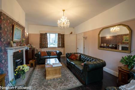 3 bedroom Detached house for sale in North Road, Retford, DN22