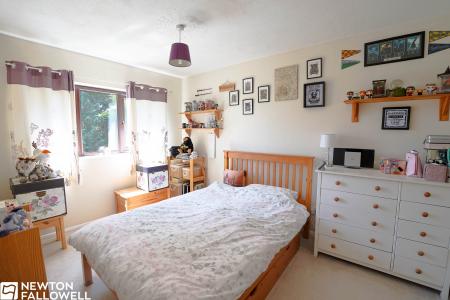 3 bedroom Semi-detached house for sale in Poulter View, Retford, DN22