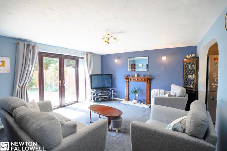 3 bedroom Semi-detached house for sale in Poulter View, Retford, DN22