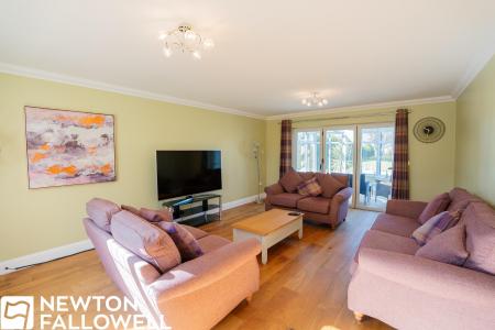 5 bedroom Detached house for sale in Rectory Walk, Gamston, DN22