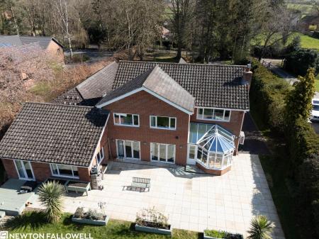 5 bedroom Detached house for sale in Rectory Walk, Gamston, DN22