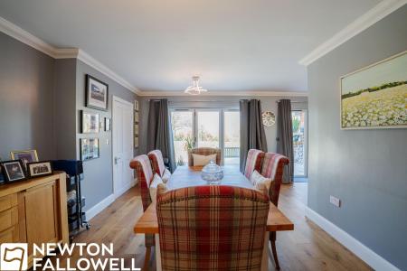 5 bedroom Detached house for sale in Rectory Walk, Gamston, DN22