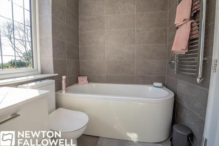 5 bedroom Detached house for sale in Rectory Walk, Gamston, DN22