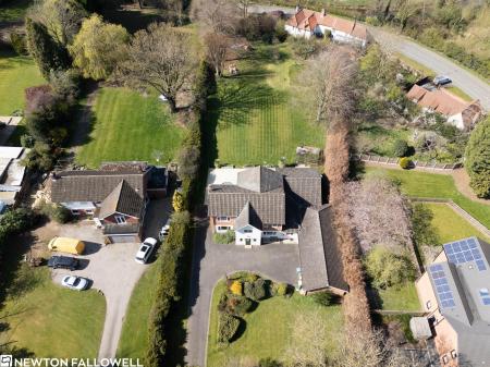 5 bedroom Detached house for sale in Rectory Walk, Gamston, DN22