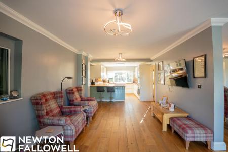 5 bedroom Detached house for sale in Rectory Walk, Gamston, DN22