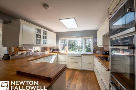 5 bedroom Detached house for sale in Rectory Walk, Gamston, DN22