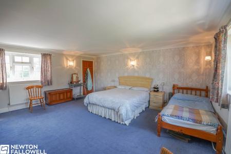 4 bedroom Detached house for sale in South Leverton, Retford, DN22