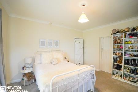 4 bedroom Detached house for sale in Sutton Lane, Sutton cum Lound, DN22