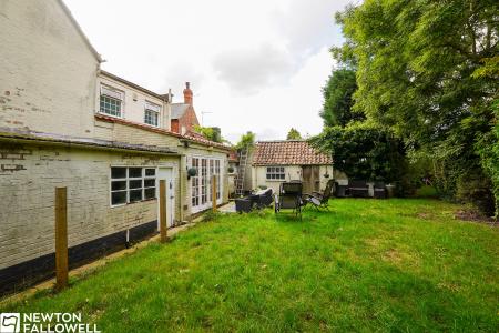 4 bedroom Detached house for sale in Sutton Lane, Sutton cum Lound, DN22