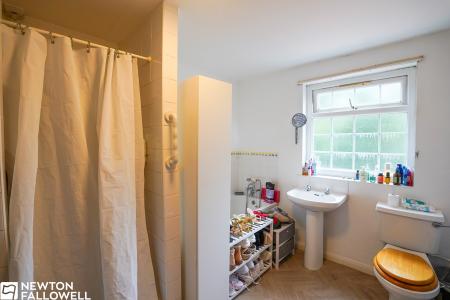 4 bedroom Detached house for sale in Sutton Lane, Sutton cum Lound, DN22