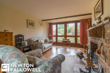 3 bedroom Cottage for sale in Town Street, Lound, DN22