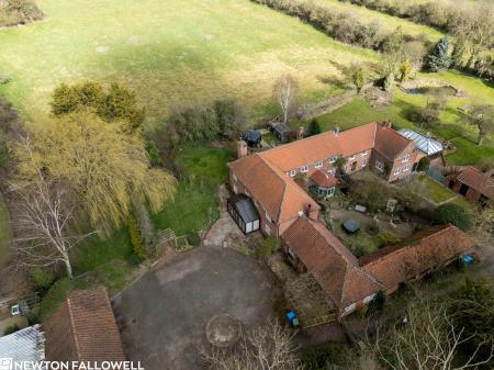 3 bedroom Detached house for sale in Townside, Treswell, DN22