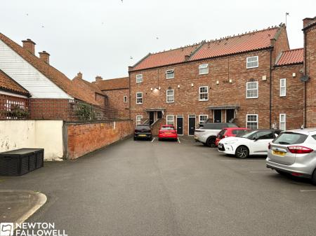 2 bedroom Flat for sale in Wellesley Court, Retford, DN22