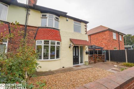 3 bedroom Semi-detached house for sale in West Carr Road, Retford, DN22