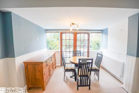 3 bedroom Semi-detached house for sale in West Carr Road, Retford, DN22