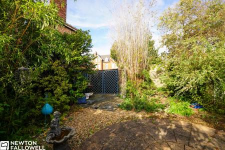 3 bedroom Semi-detached house for sale in West Carr Road, Retford, DN22