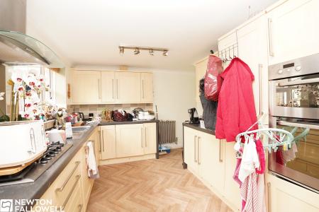 4 bedroom Detached house for sale in Wollaton Rise, Retford, DN22