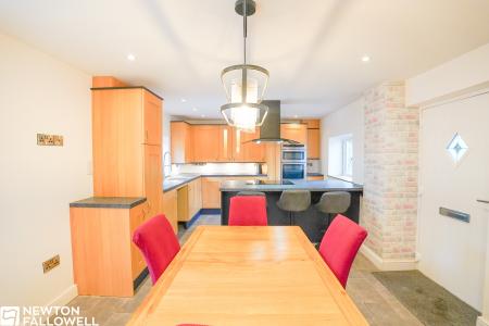 3 bedroom Terraced House for sale in High Street, Gringley-On-The-Hill, DN10