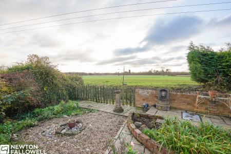 3 bedroom Cottage for sale in Great North Road, Tuxford, NG22