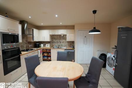 4 bedroom Town house for sale in Waterfields, Retford, DN22