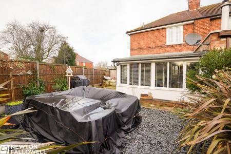 2 bedroom Semi-detached house for sale in Lincoln Road, Tuxford, NG22